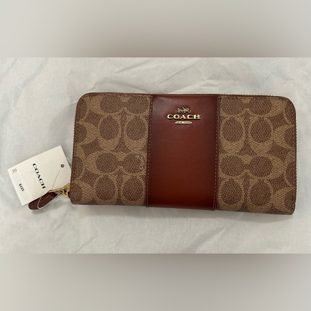 💯 Coach Signature Brown and Tan Zip Wallet